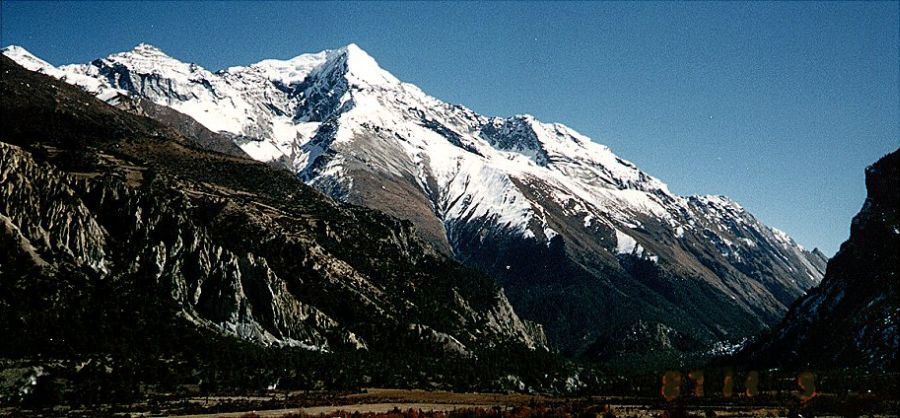 Manang Valley beneath the Annapurna Himal