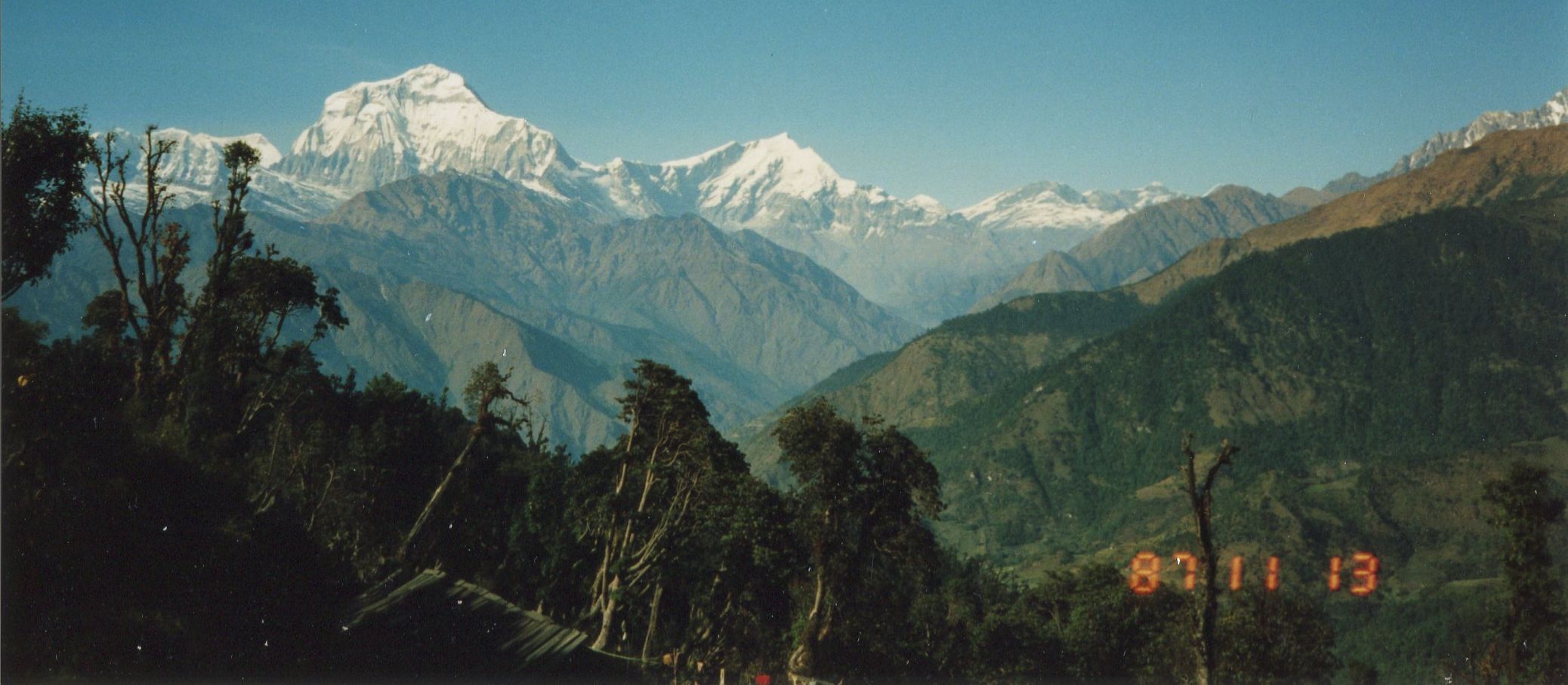 Dhaulagiri I and Tukuche Peak on ascent to Gorapani