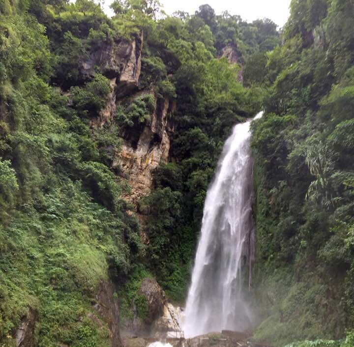 Waterfall in Marsayangdi Khola Valley on Annapurna Circuit