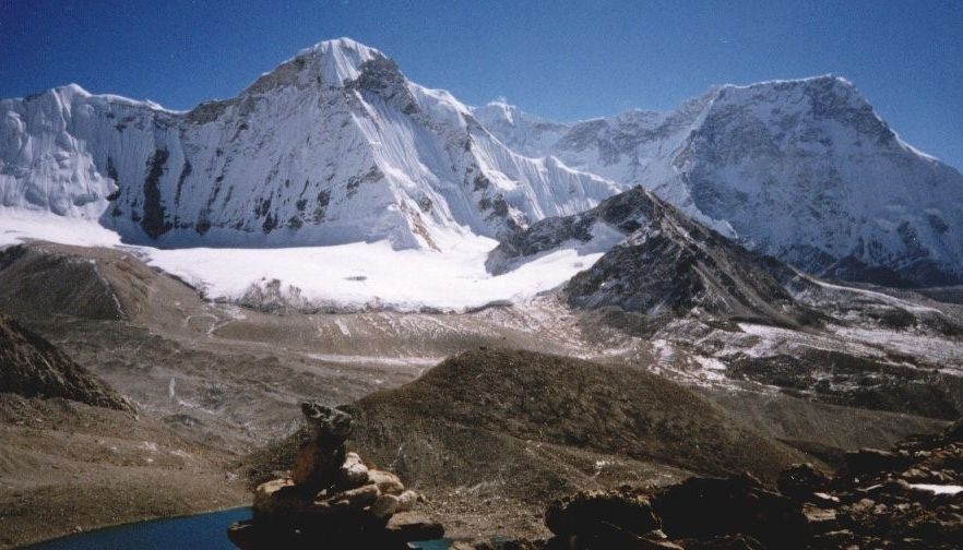 Chonku Chuli ( Pyramid Peak ) and Chamlang from above Hongu Panch Pokhari