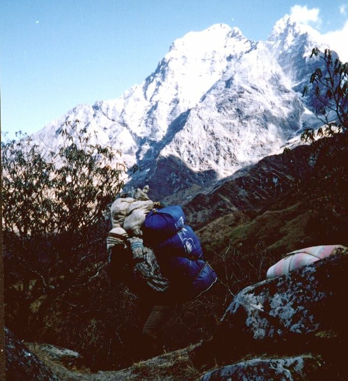 Kusum Kanguru on ascent to Zatrwa La