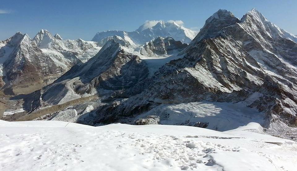 Mount Everest ( 8850m ) and Peak 41 ( the " Other Mera " ) on ascent of Mera Peak