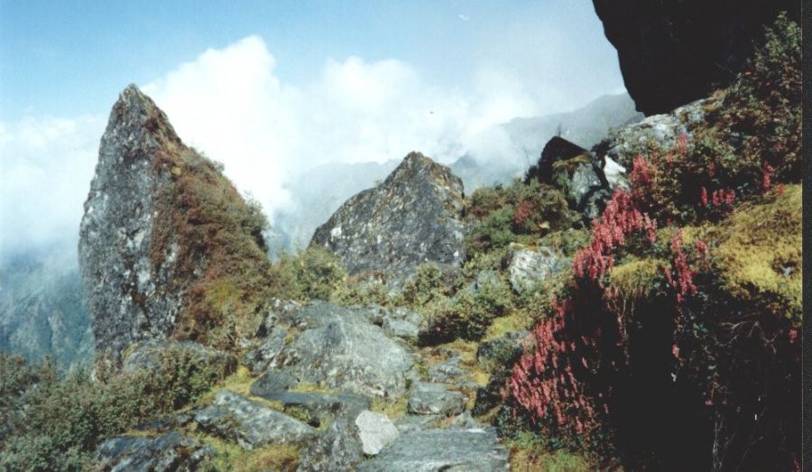 Trail to the Panch Pokhari in the Jugal Himal