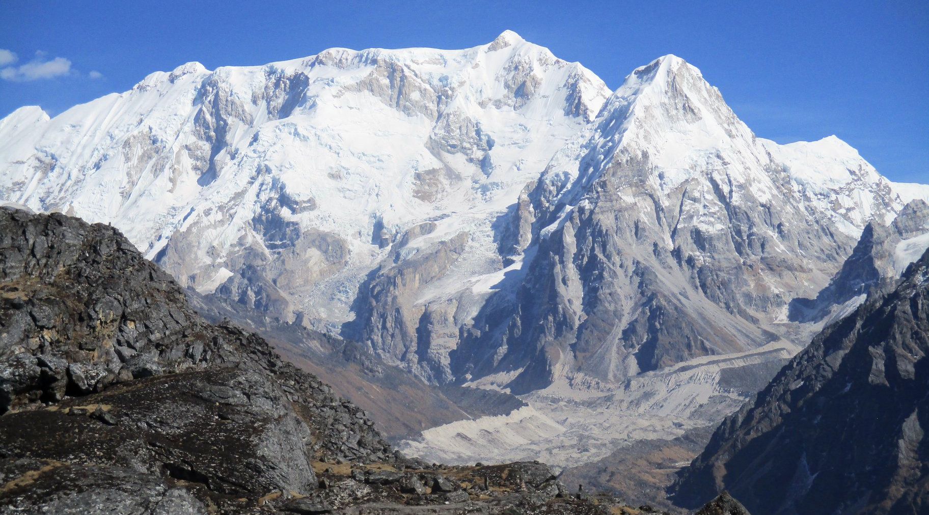 Kabru and Ratong above Yalung Glacier