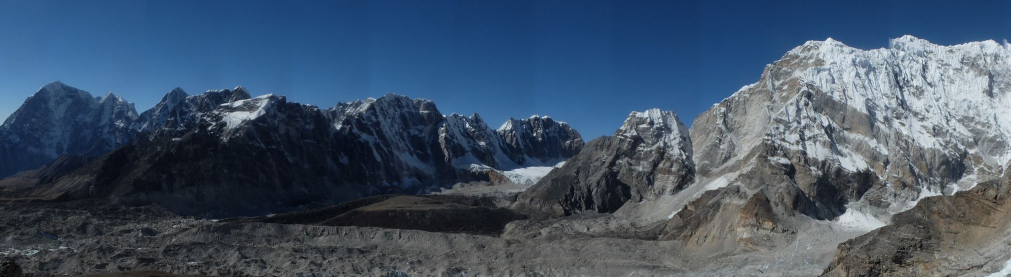 Chumbu ( 6,859m ) from Kallar Pattar