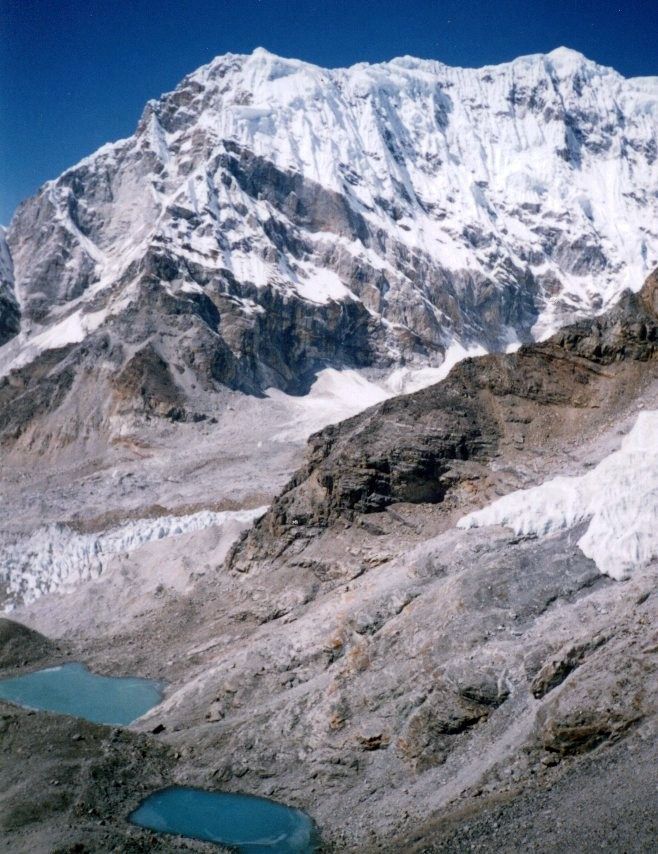 Chumbu ( 6,859m ) from Kallar Pattar