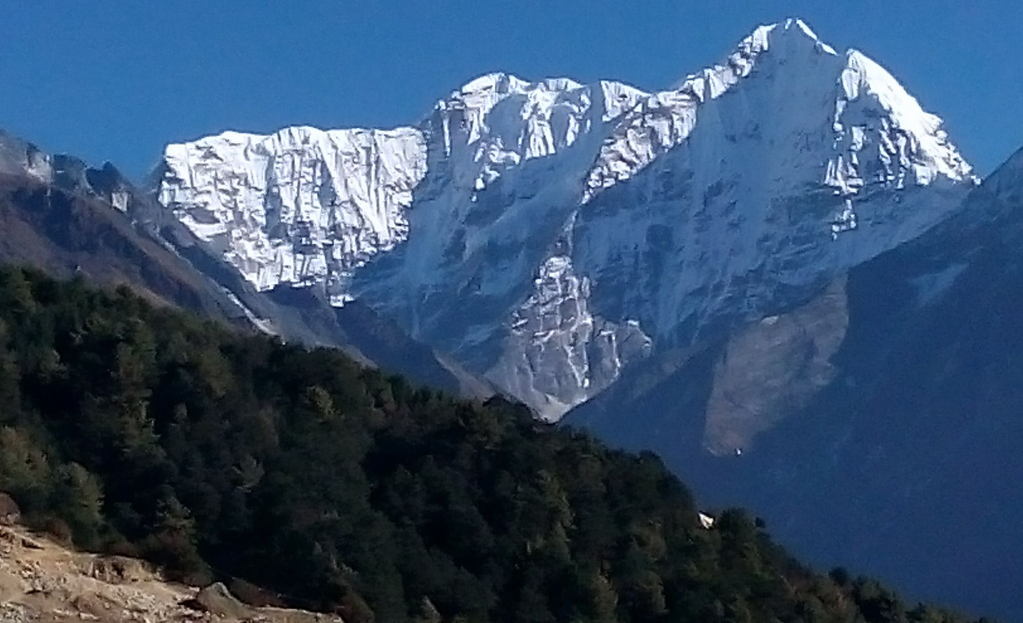 Kusum Kanguru above Dudh Kosi Valley