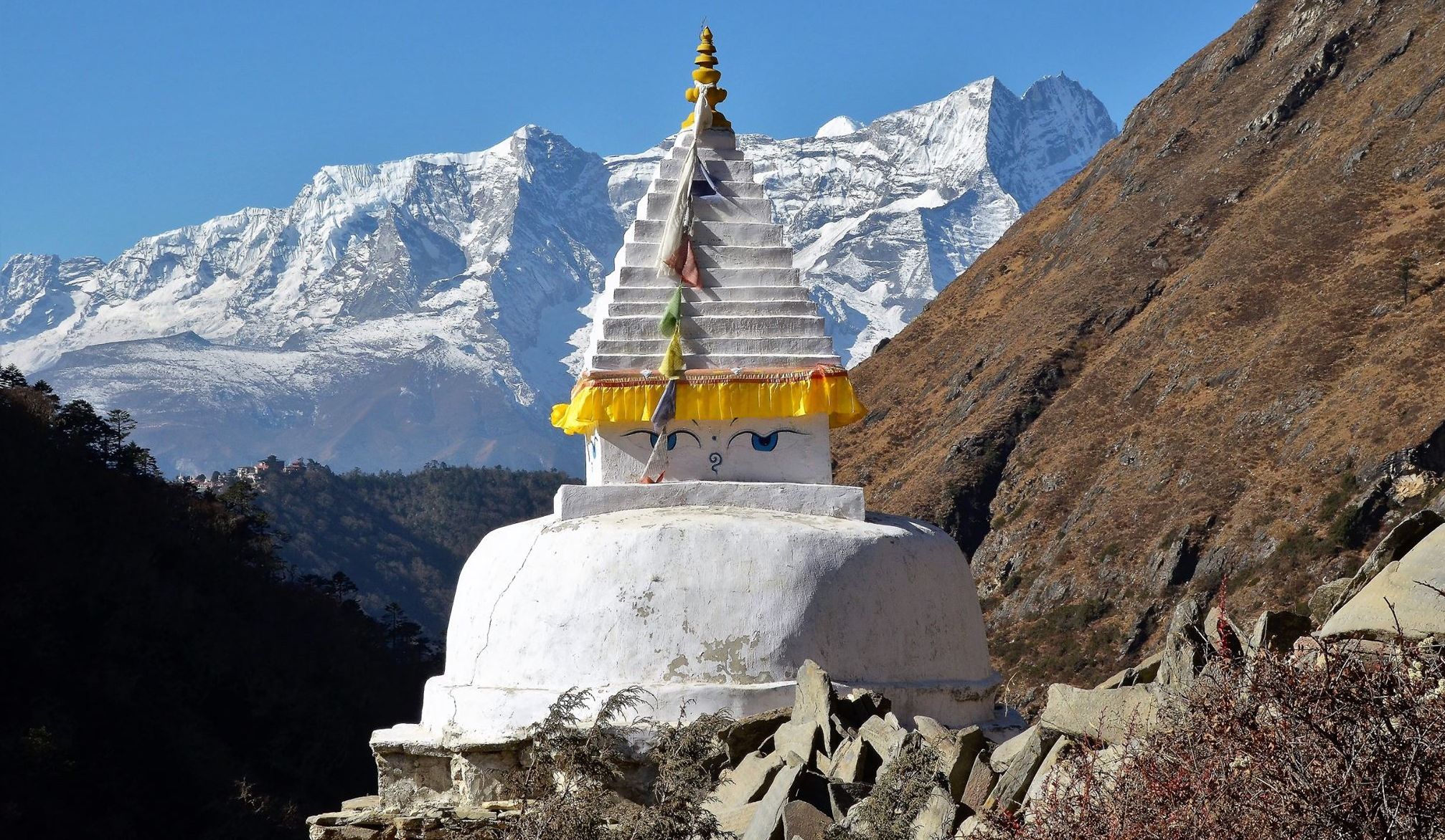 Mount Kwande Ri on route from Thyangboche to Pangboche