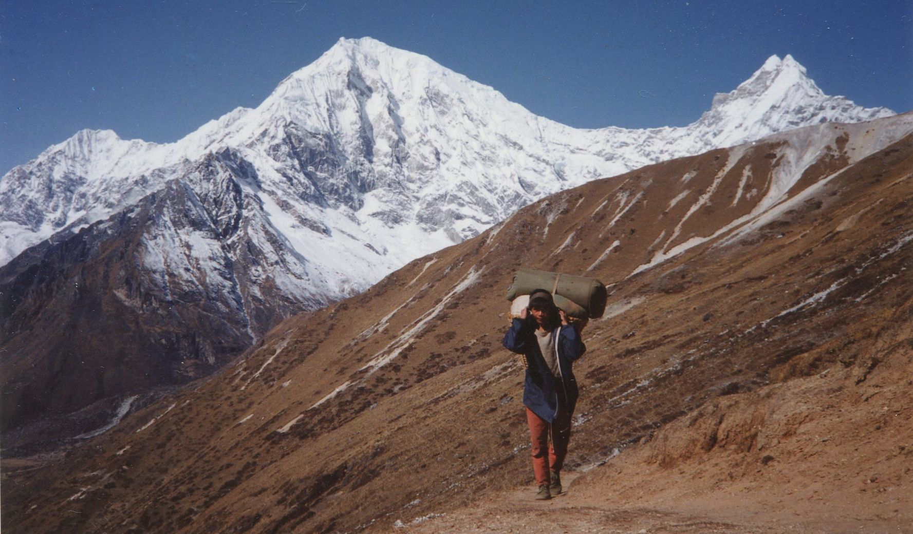 Mt.Langtang Lirung ( 7227m ) and Kimshung on ascent to Yala in the Langtang Valley