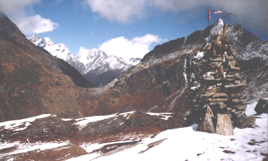 View from Shipton La on route to Barun Valley / Makalu Base Camp