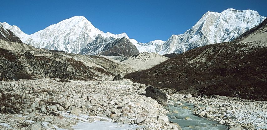 Himlung Himal ( 7126m ) in the Peri Himal from beneath the Larkya La