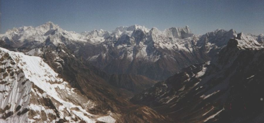 Mt.Makalu and the Khumbu Himal from Pharchoma