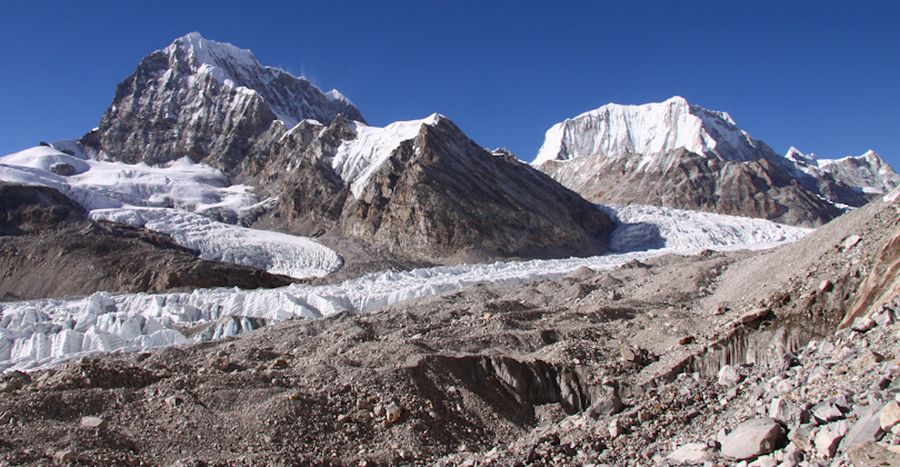 Mt.Trakargo and Menlungtse ( 7181m ) from Drolamboa Glacier