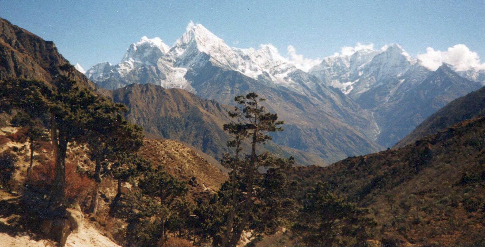 Mounts Kang Taiga and Thamserku on descent from Thame Village