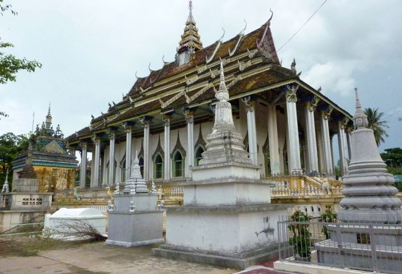 Wat Damrey Sar in Battambang in NW Cambodia
