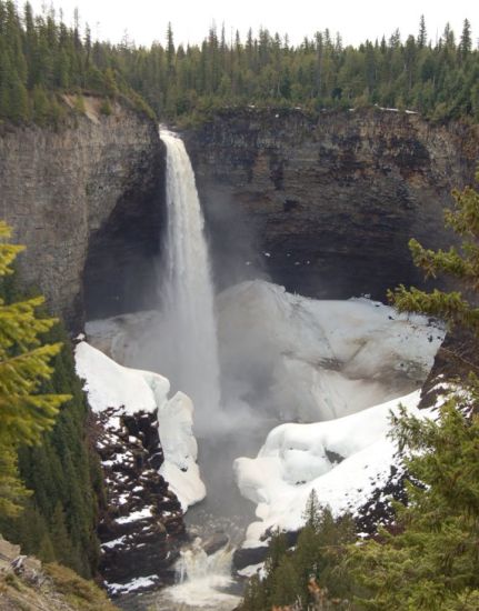 Helmcken Falls in Wells Gray Provincial Park in British Columbia