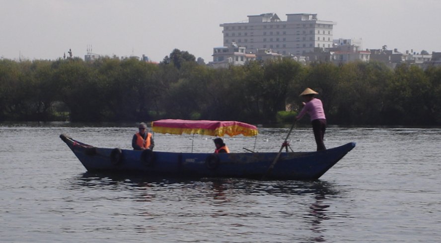 Boat on Dian Chi ( Lake Dian )