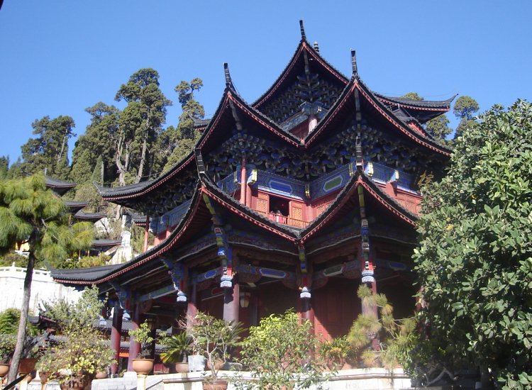 Pagoda in grounds of Mu Family Mansion