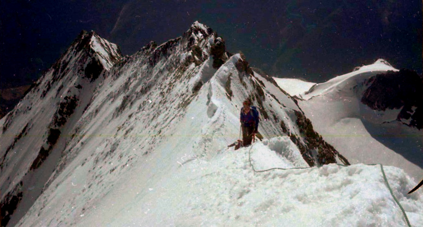 Ascent of the East Ridge ( normal route ) of the Weisshorn
