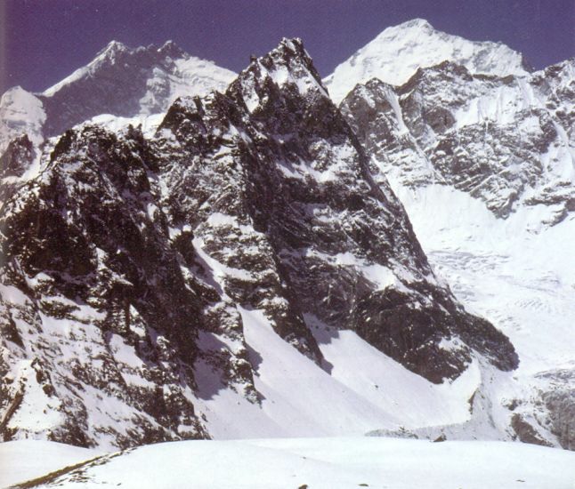 Lhotse and Everest North Side on approach from the Kama Valley