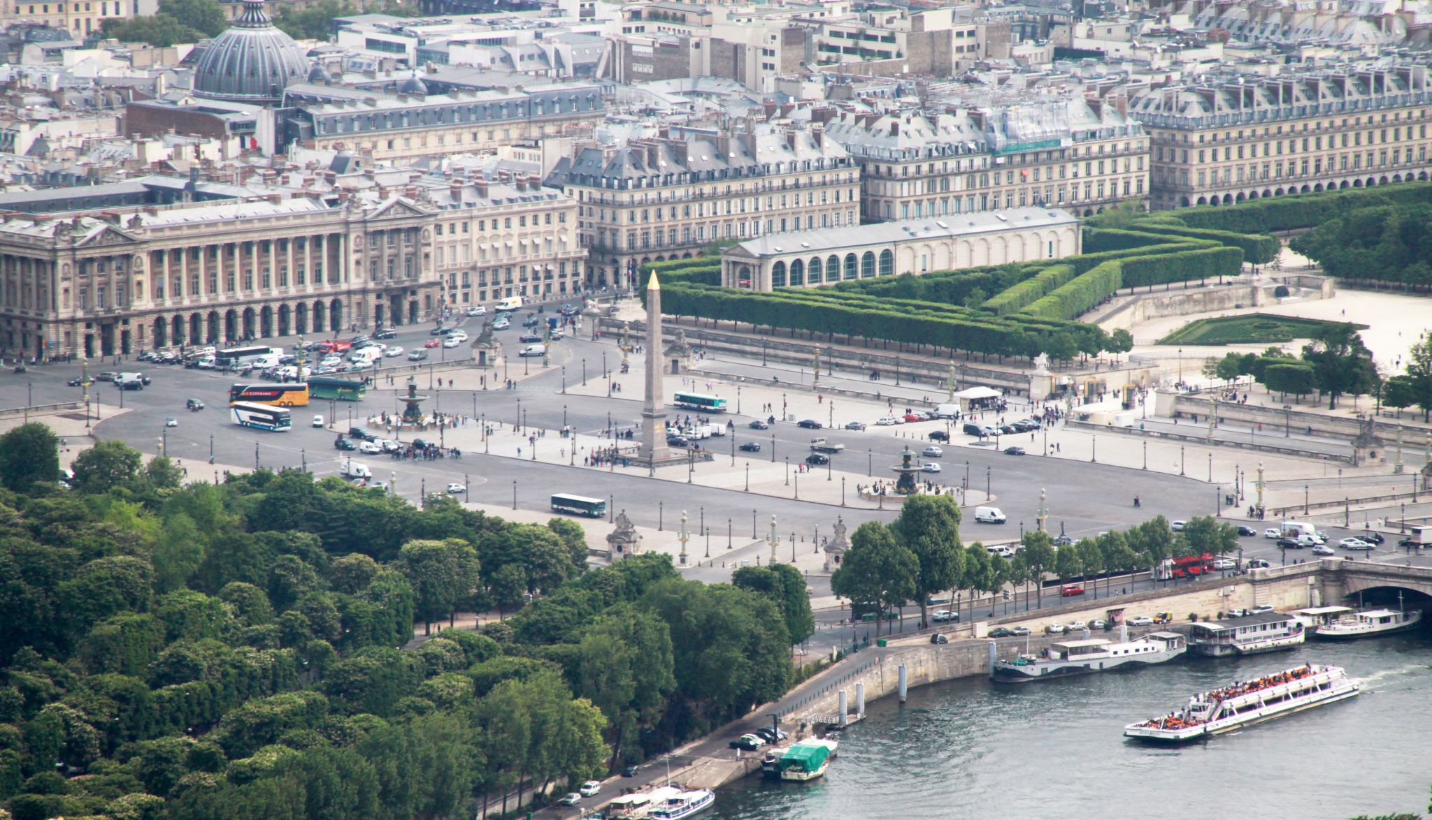 Place-de-la-Concorde in Paris