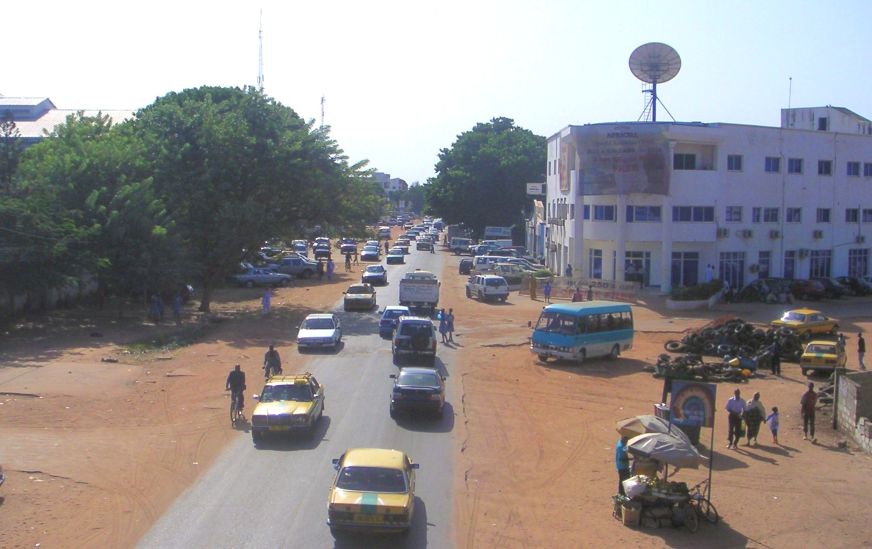 Main Street ( Sayer Jobe Avenue ) in Serekunda