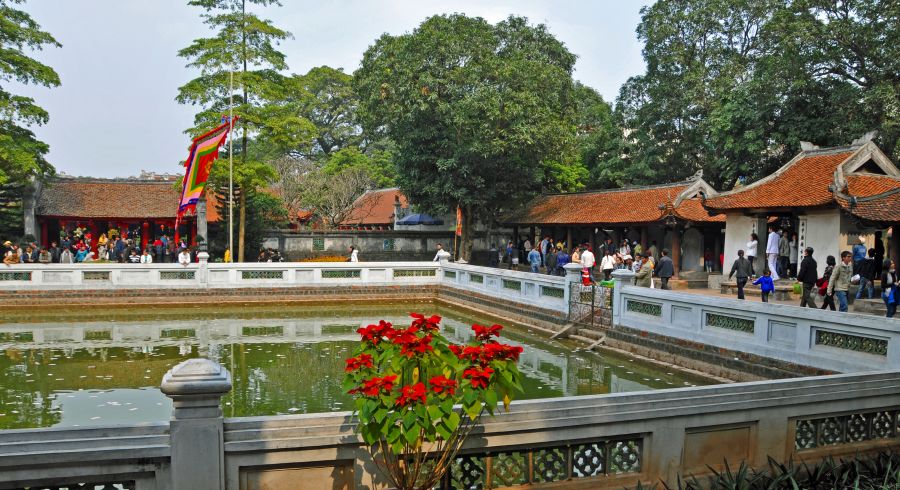 Well of Heavenly Clarity at Temple of Literature ( Van Mieu ) in Hanoi