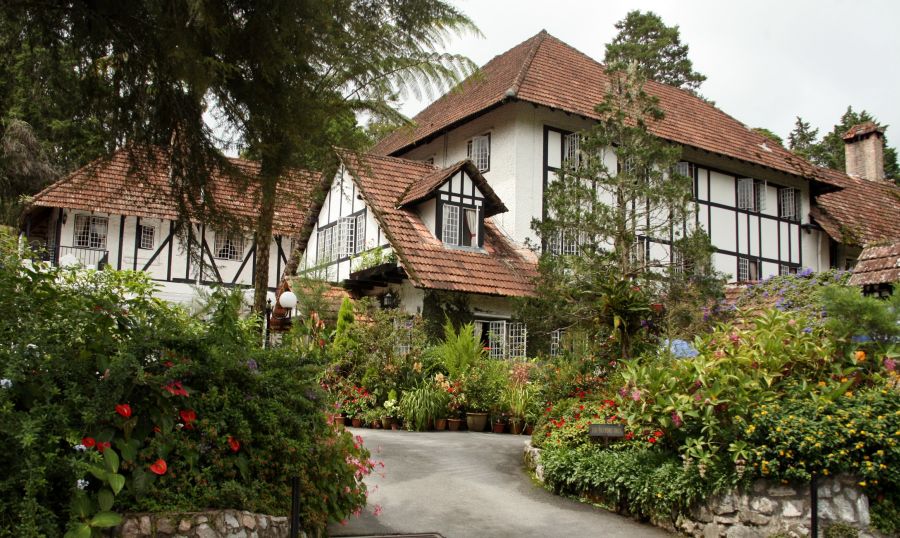 Old-English style house ( Moonlight Bungalow ) in Cameron Highlands
