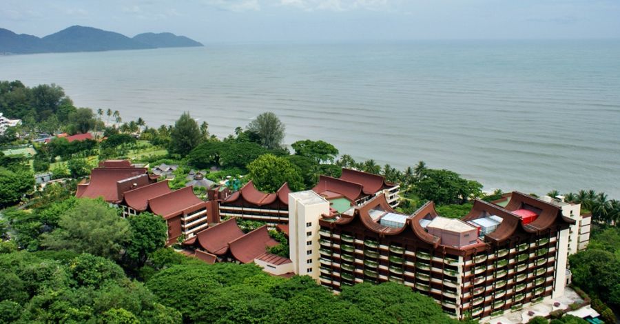Hotels on seafront at Batu Ferringhi on Pulau Penang