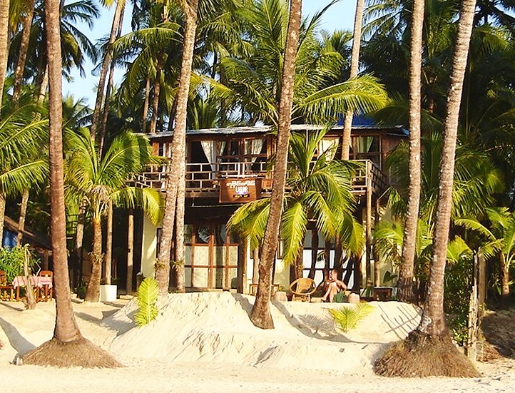 Laguna Lodge on Ngapali Beach on the Bay of Bengal on the western coast of Myanmar / Burma
