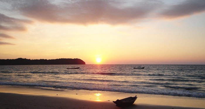Sunset on Ngapali Beach on the Bay of Bengal on the western coast of Myanmar / Burma