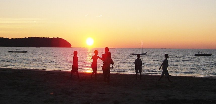 Sunset on Ngapali Beach on Bay of Bengal, western coast of Myanmar / Burma