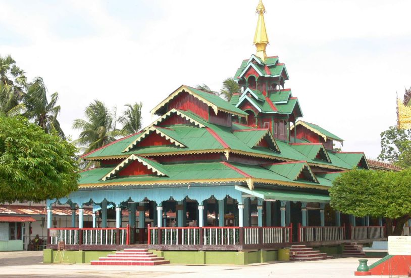 Burmese-style temple in Bago / Pegu in Myanmar ( Burma )