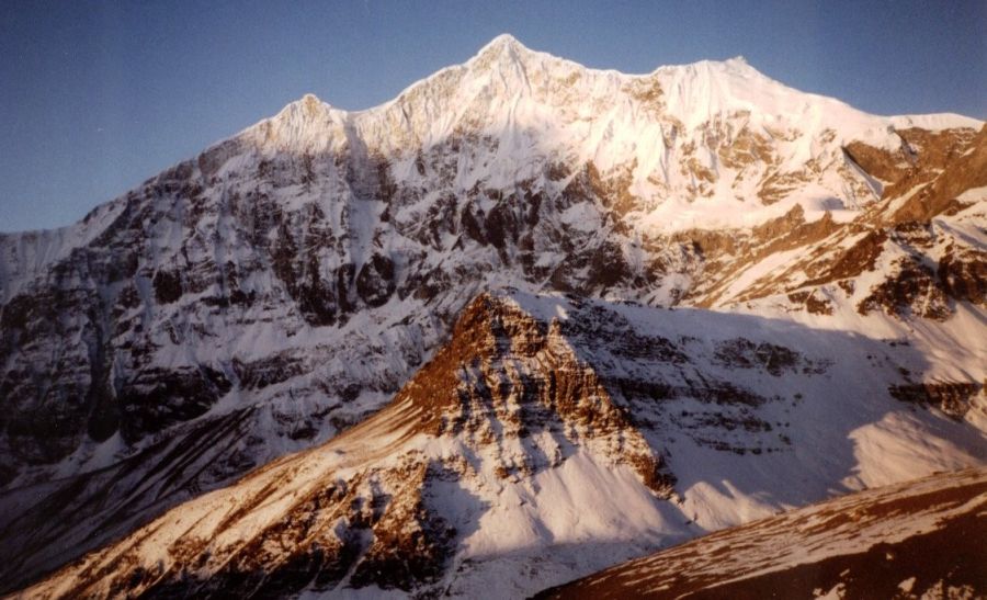 Tukuche Peak on ascent to Thapa Peak