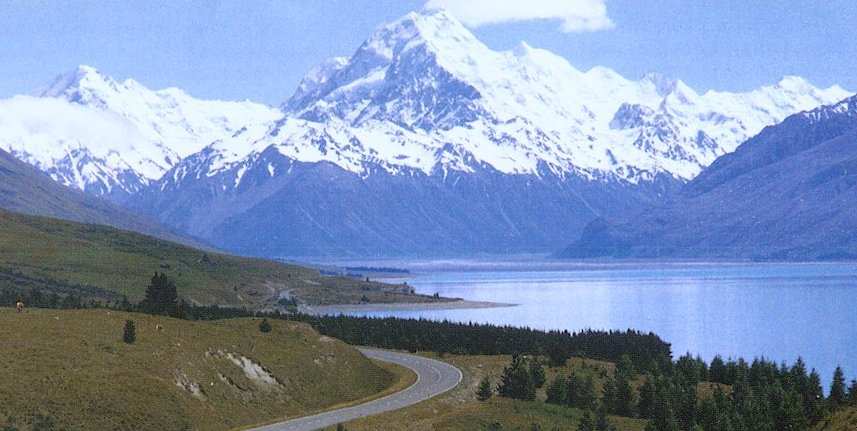 Mount Cook from Lake Pukaki in the South Island of New Zealand
