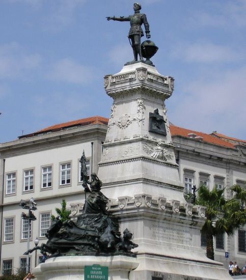 Statue in Porto