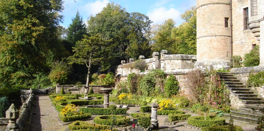 Gardens at Dalzell Castle
