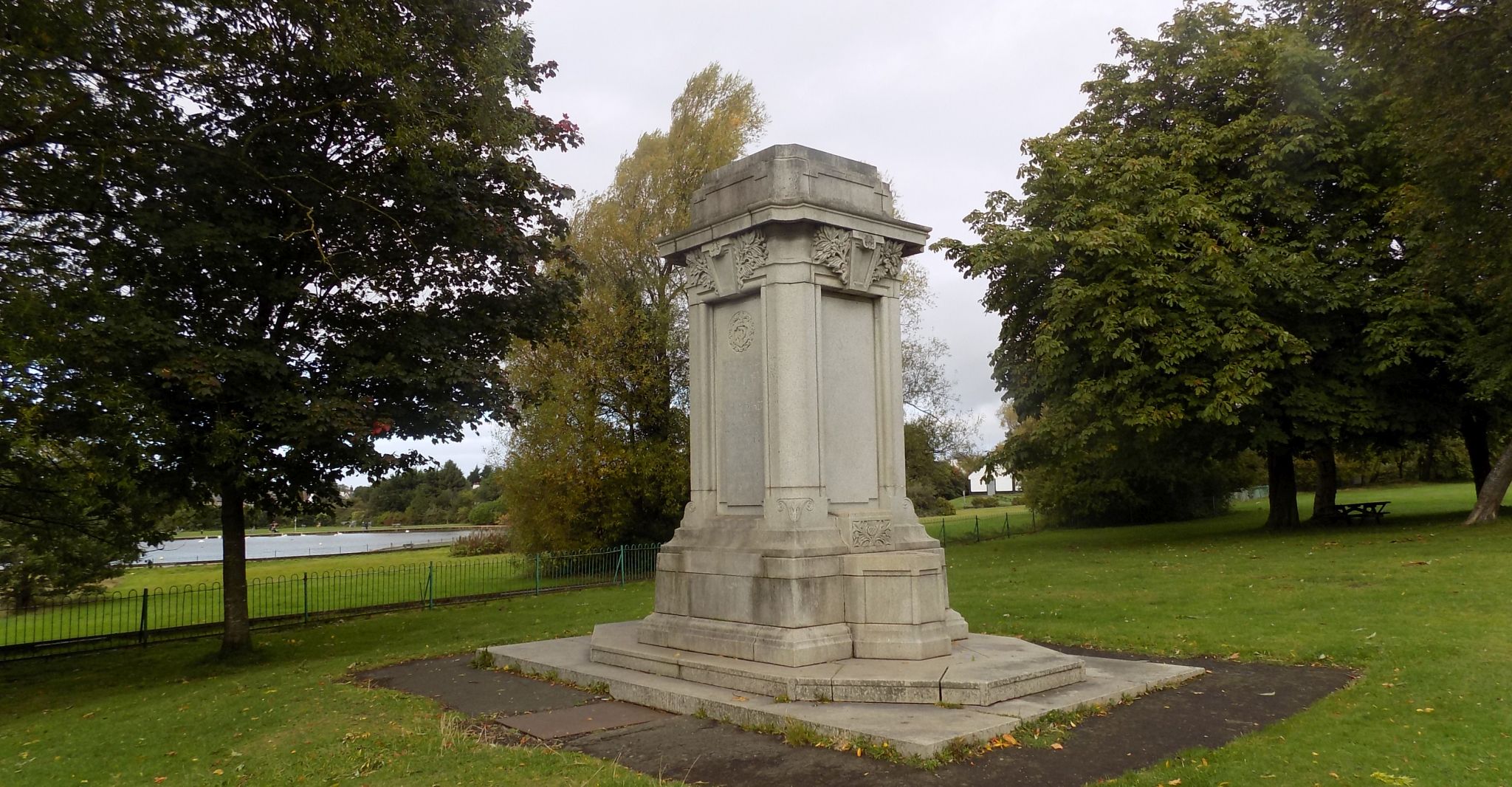 Andrew Fisher Memorial in Barshaw Park