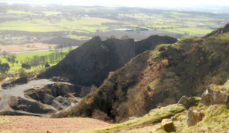 Quarry at Tillicoultry on descent of Mill Glen