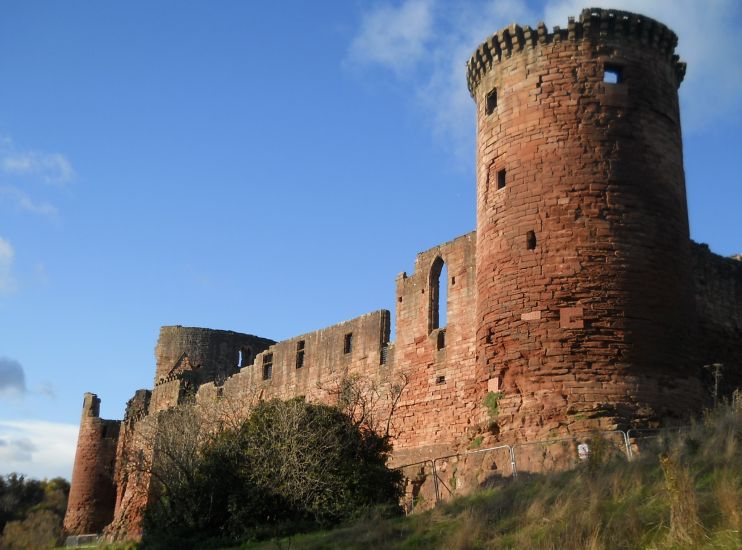 Bothwell Castle above the River Clyde Walkway