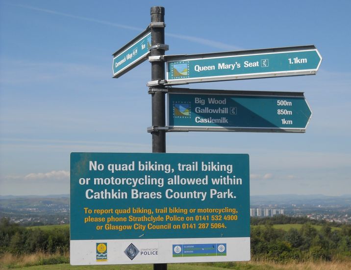Signpost in Cathkin Braes Country Park