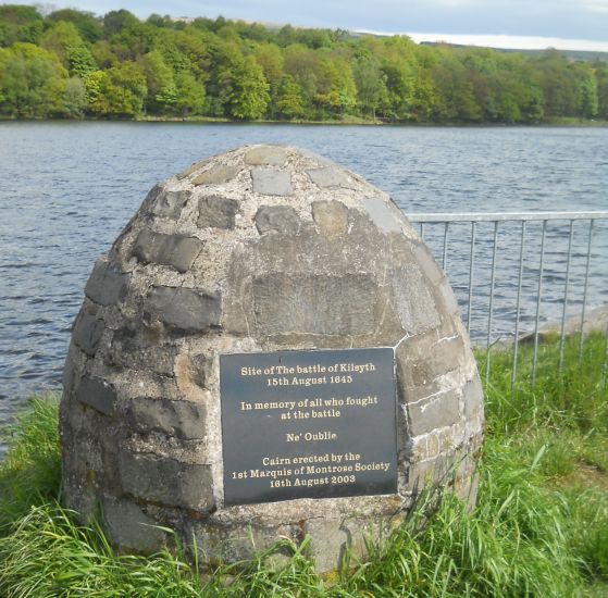 Monument at site of the Battle of Kilsyth at Barton Loch on Barr Hill at Twechar