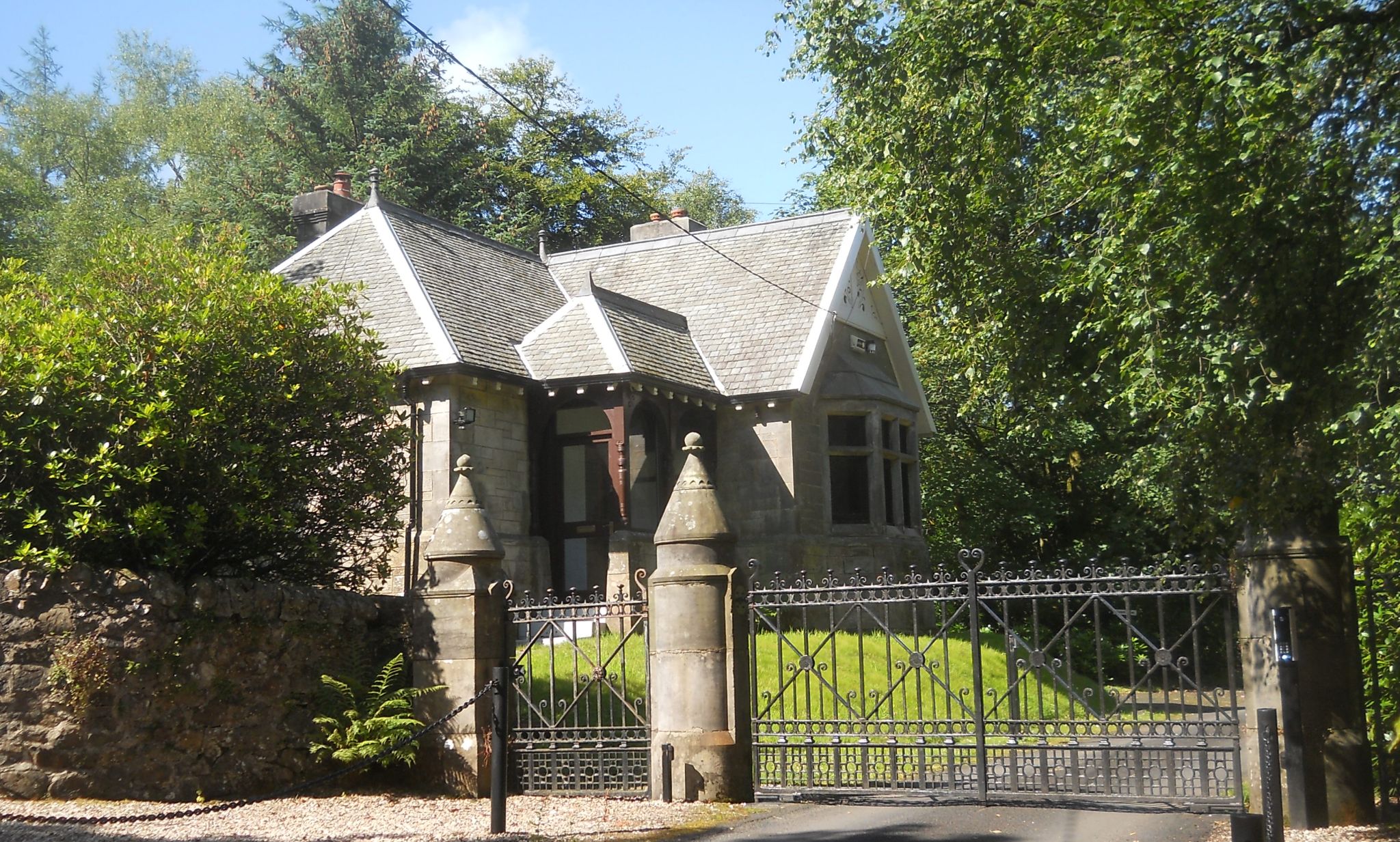 Entrance gate and Lodge for Craigallian House