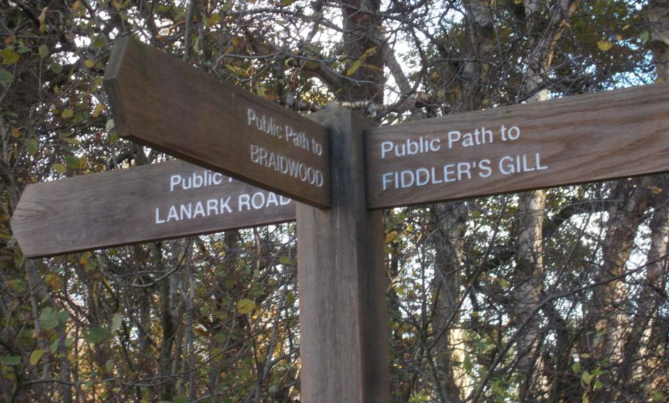 Signpost to Fiddler's Gill
