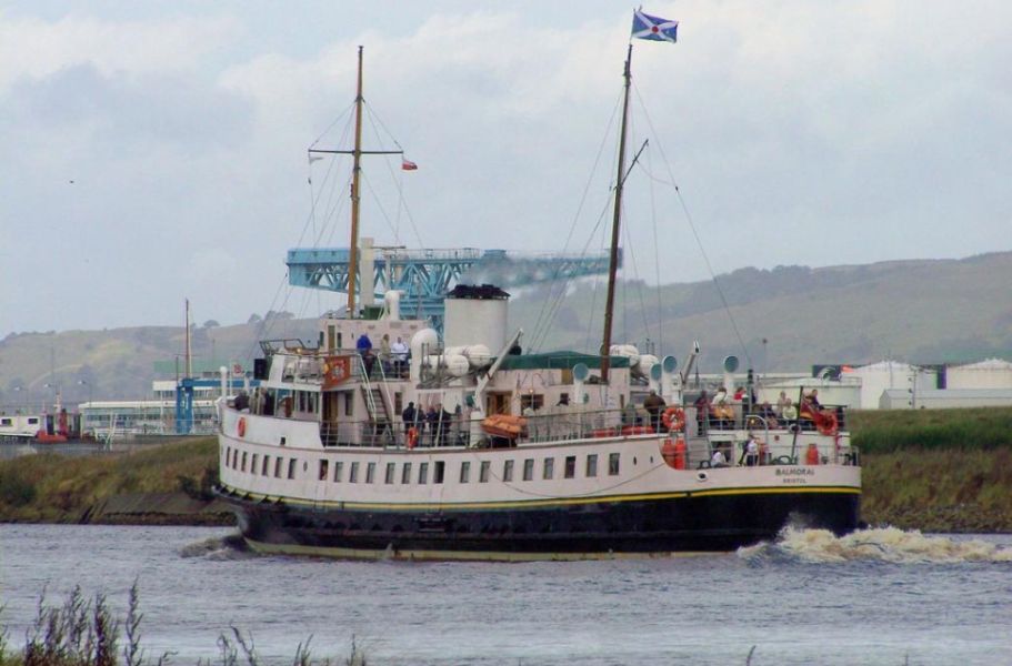 Steamer on River Clyde at Clydebank