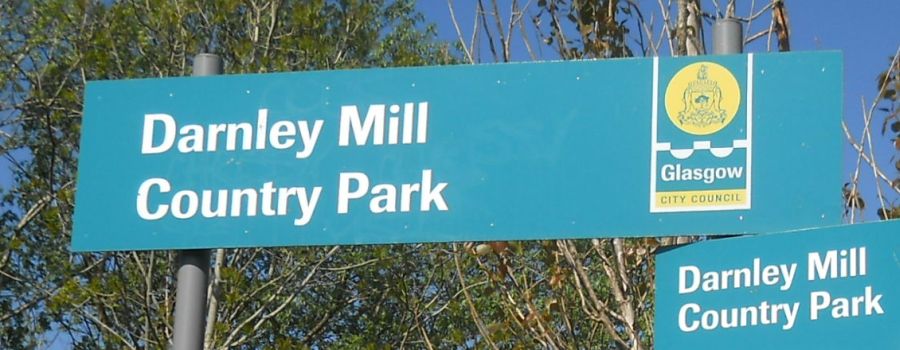 Signpost at entry to Dams to Darnley Country Park