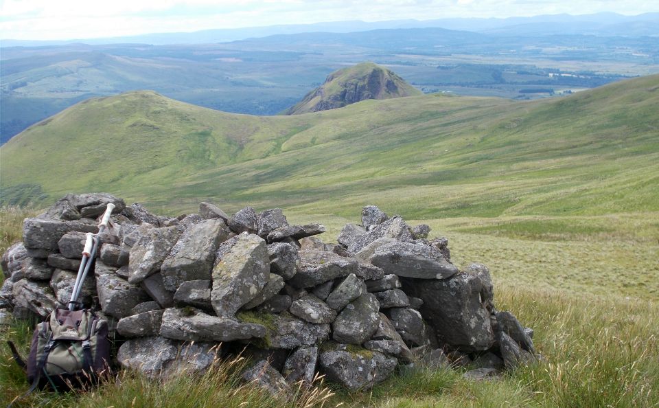 Dumgoyne from Graham's Cairn on descent from Earl's Seat