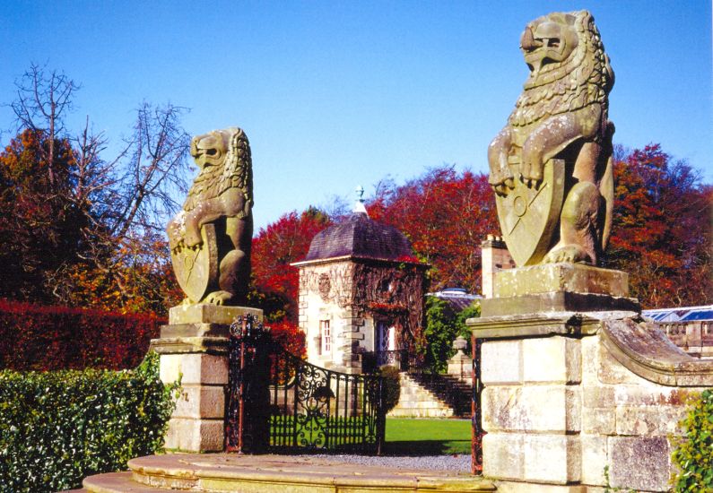 Lion Statues at Pollock House