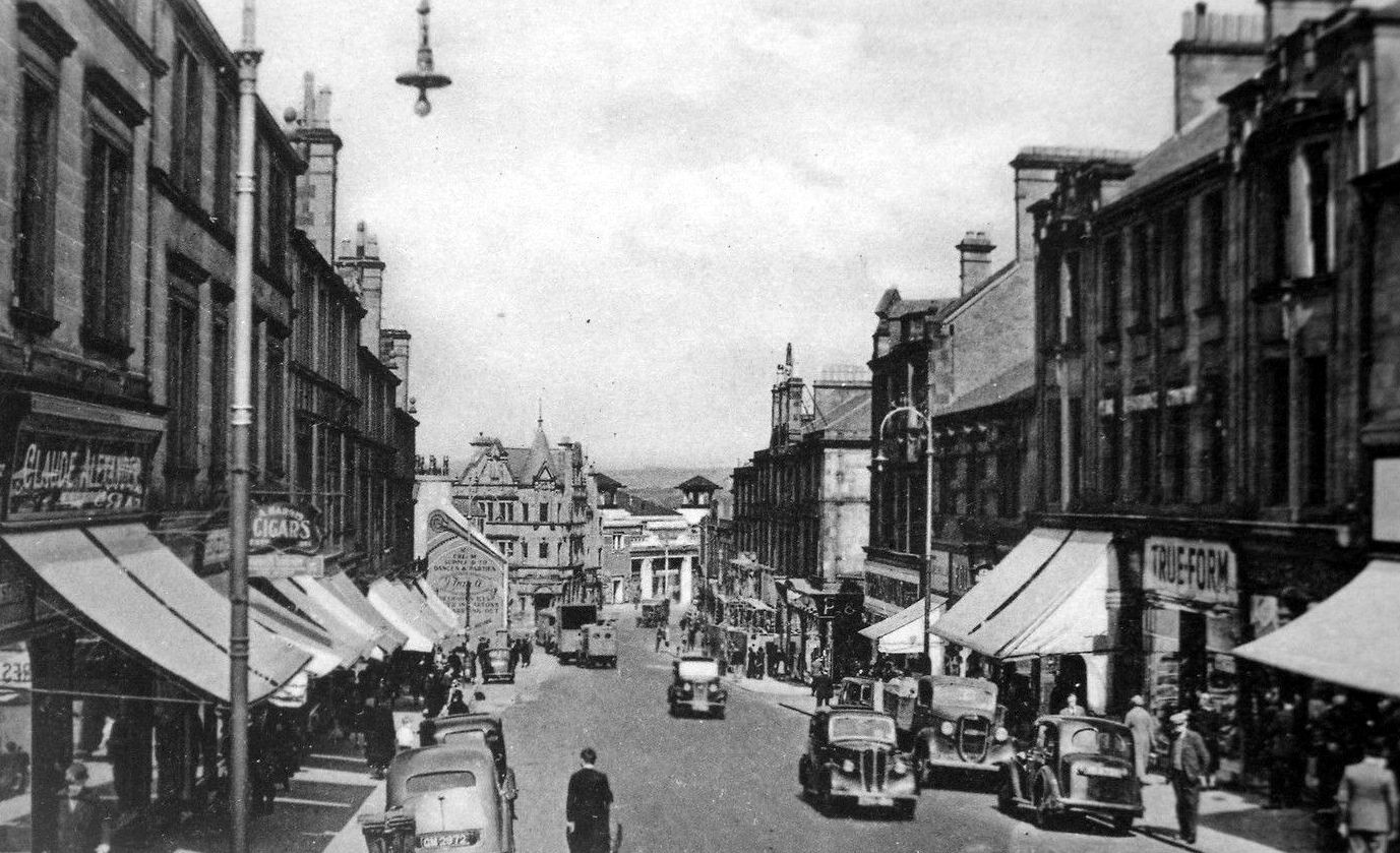 Old photo of town centre of Hamilton