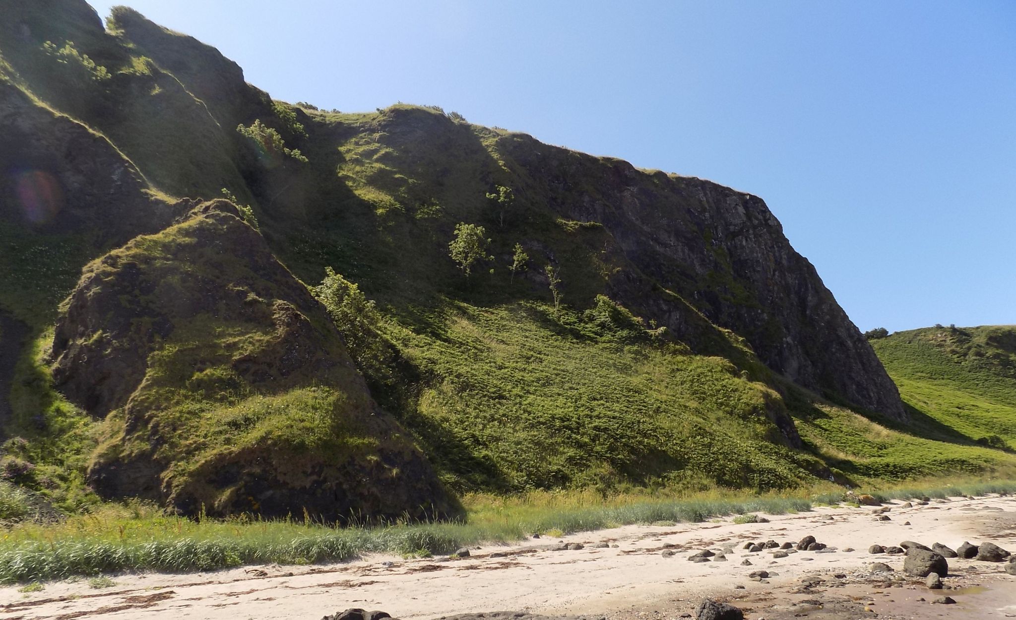 The rocky escarpment of the "Heads of Ayr"